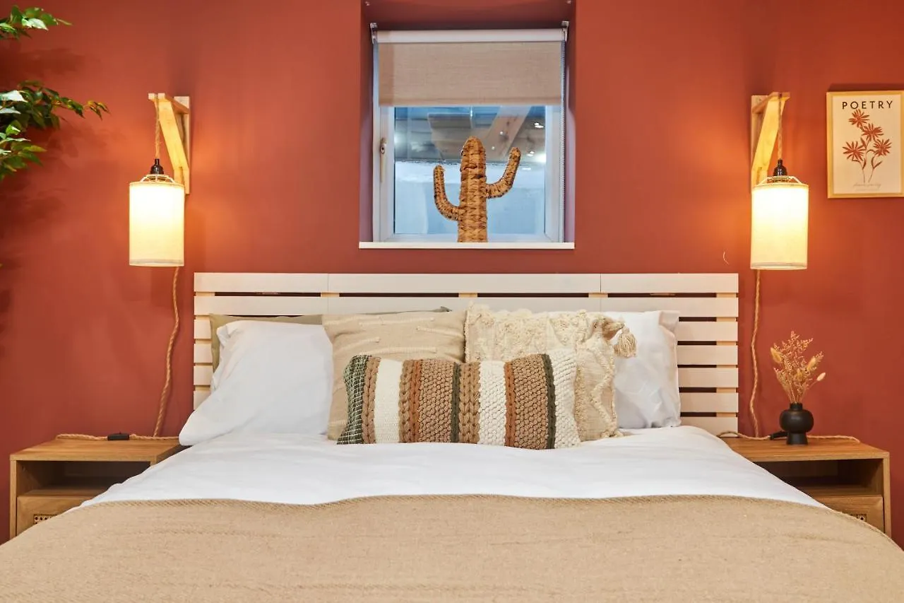 Homebird Property - Haddon House Leeds