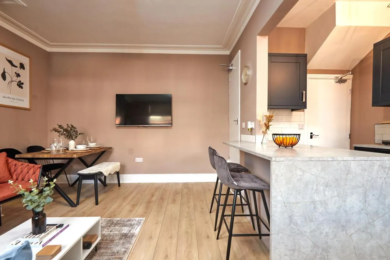 Homebird Property - Haddon House Leeds
